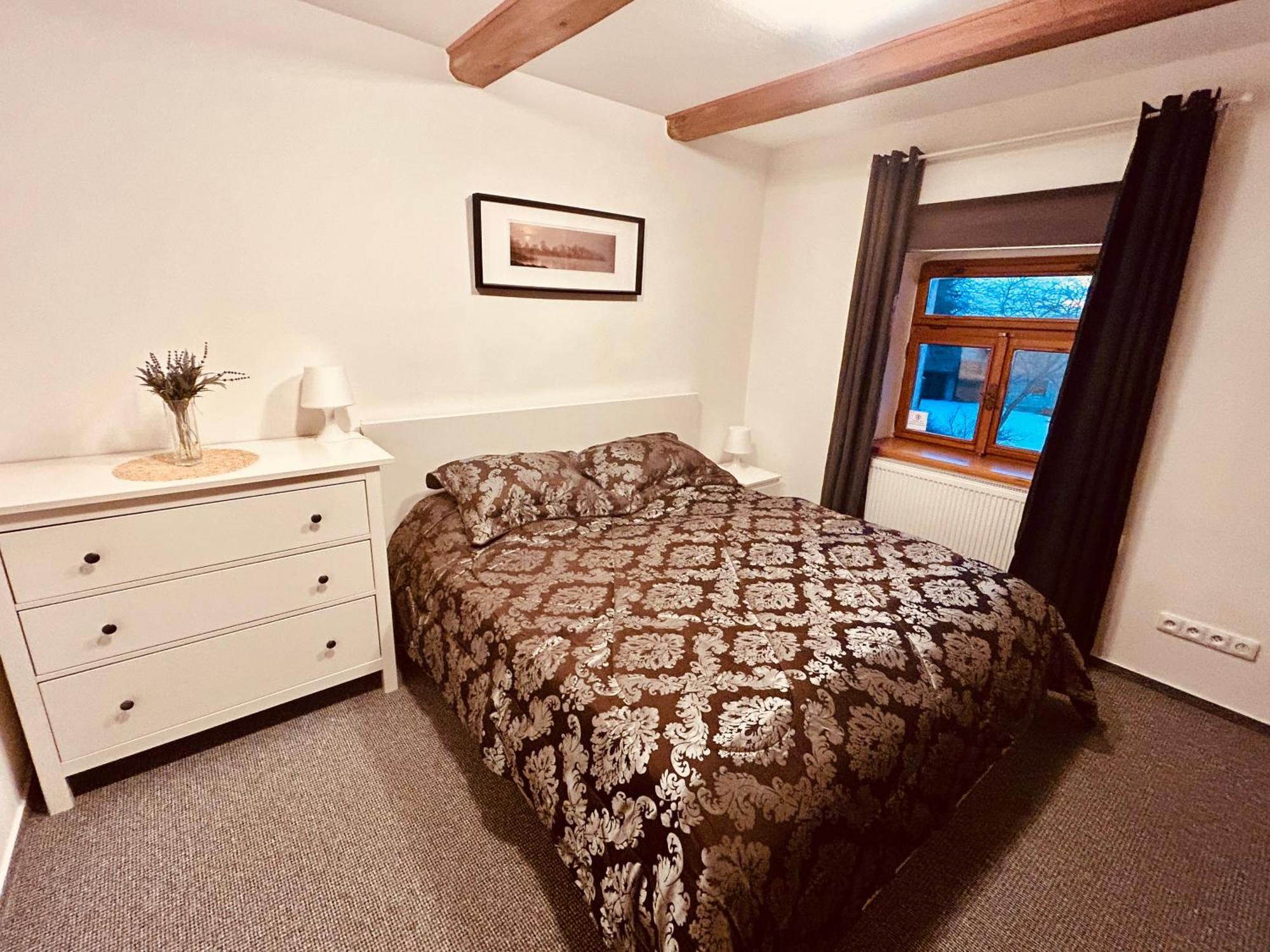 Dvur Stran & Wellness Hotel Karlovy Vary Bagian luar foto