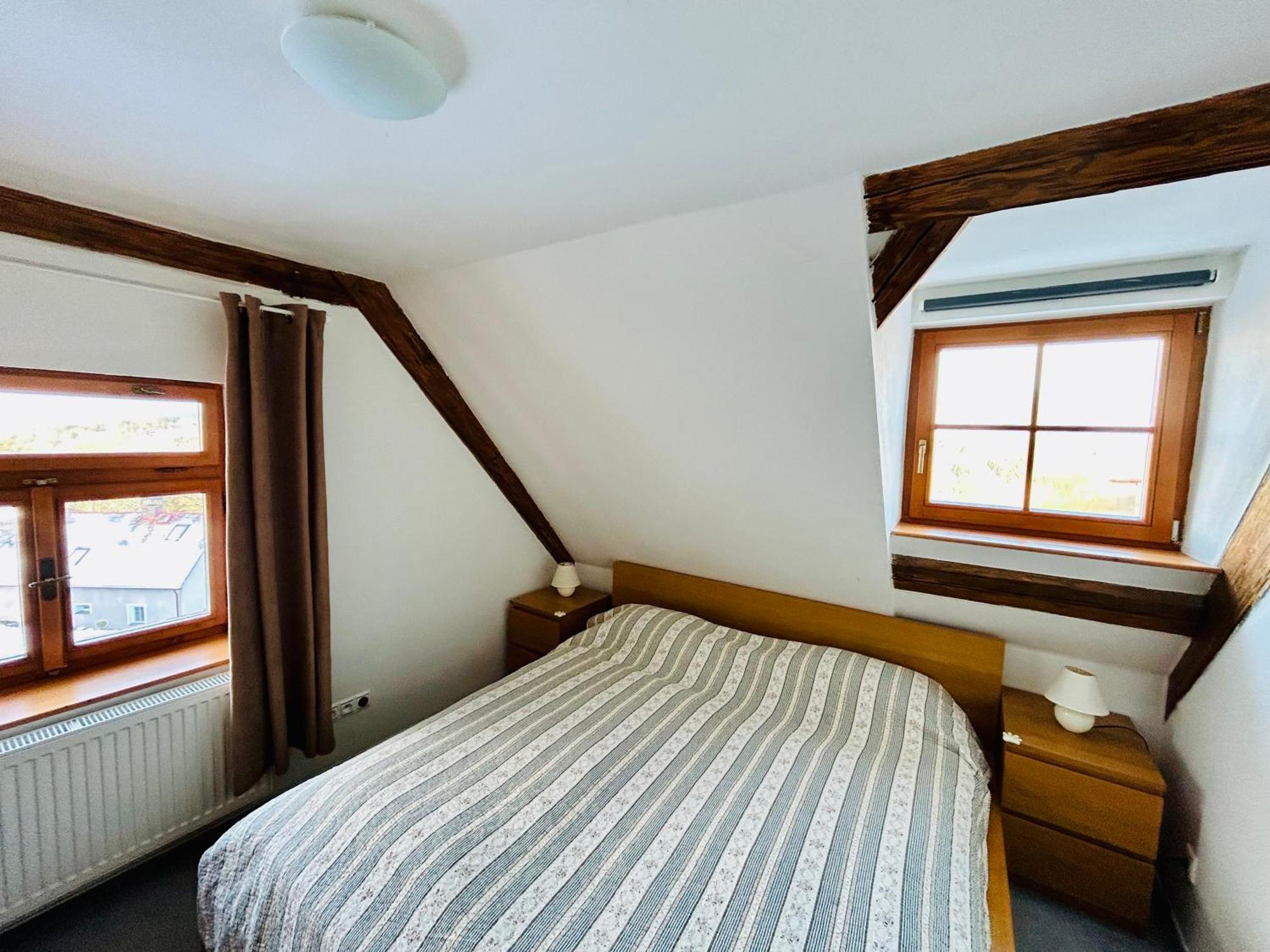 Dvur Stran & Wellness Hotel Karlovy Vary Bagian luar foto